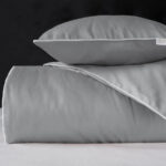 Mako-satiini vuodevaatesetti 220×200 cm. - Väri: Vaaleanharmaa - Image 4